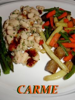 Una foto de Ensalada templada de alubias y salteado de verduras