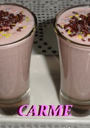 Una foto de Vasitos de crema de arándanos