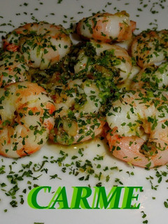 Una foto de Langostinos o gambas al aroma de lima