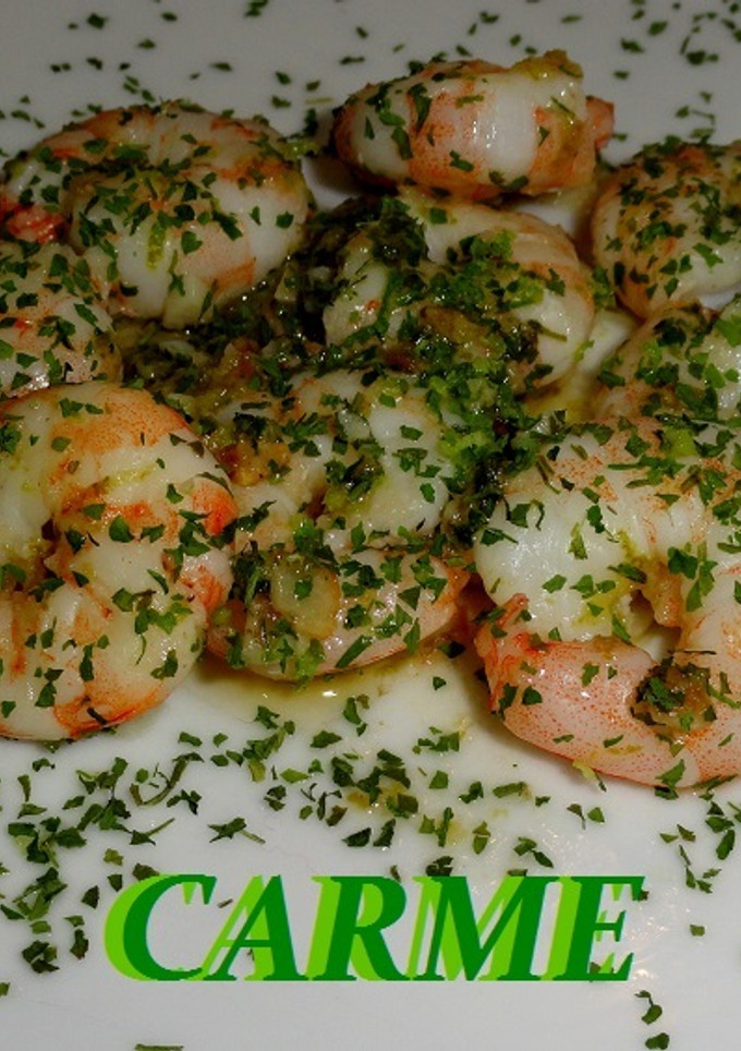 Una foto de Langostinos o gambas al aroma de lima
