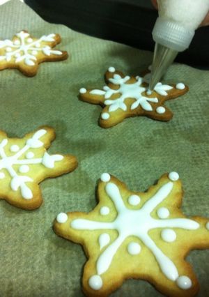 Una foto de Galletas de navidad de copos de nieve