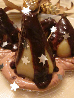 Una foto de Peras con quark y salsa de chocolate