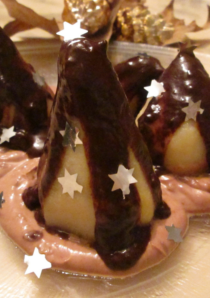 Una foto de Peras con quark y salsa de chocolate