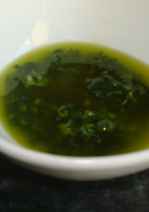 Una foto de Picadillo de ajo y perejil con vinagre
