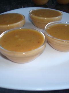 Una foto de Mini tarrinas de helado de turrón de Jijona