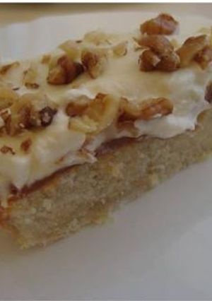 Una foto de Torta con pasta de nuez