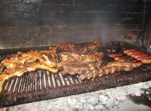 Una foto de Parrillada o asado argentino completo