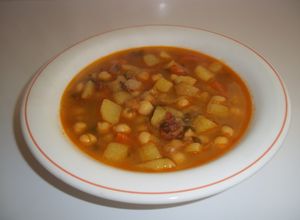 Una foto de Garbanzos cocidos de bote y hortalizas