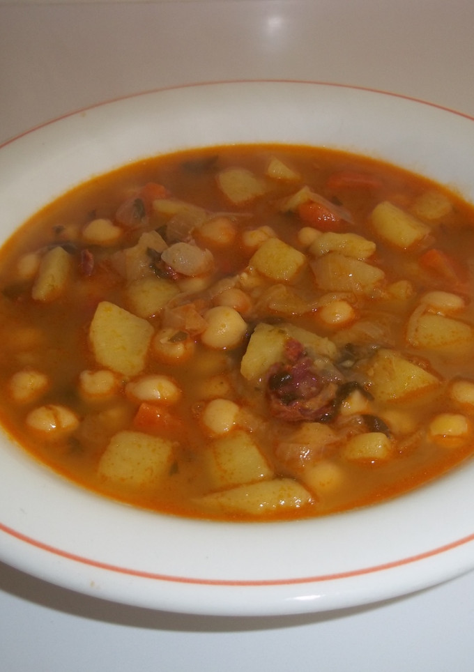 Una foto de Garbanzos cocidos de bote y hortalizas