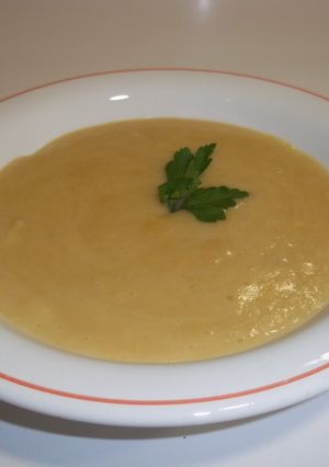Una foto de Puré de patatas y carlota