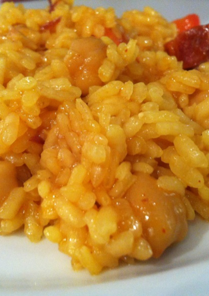 Una foto de Arroz con manitas de cerdo y jamón