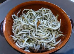 Una foto de Falsas angulas gulas