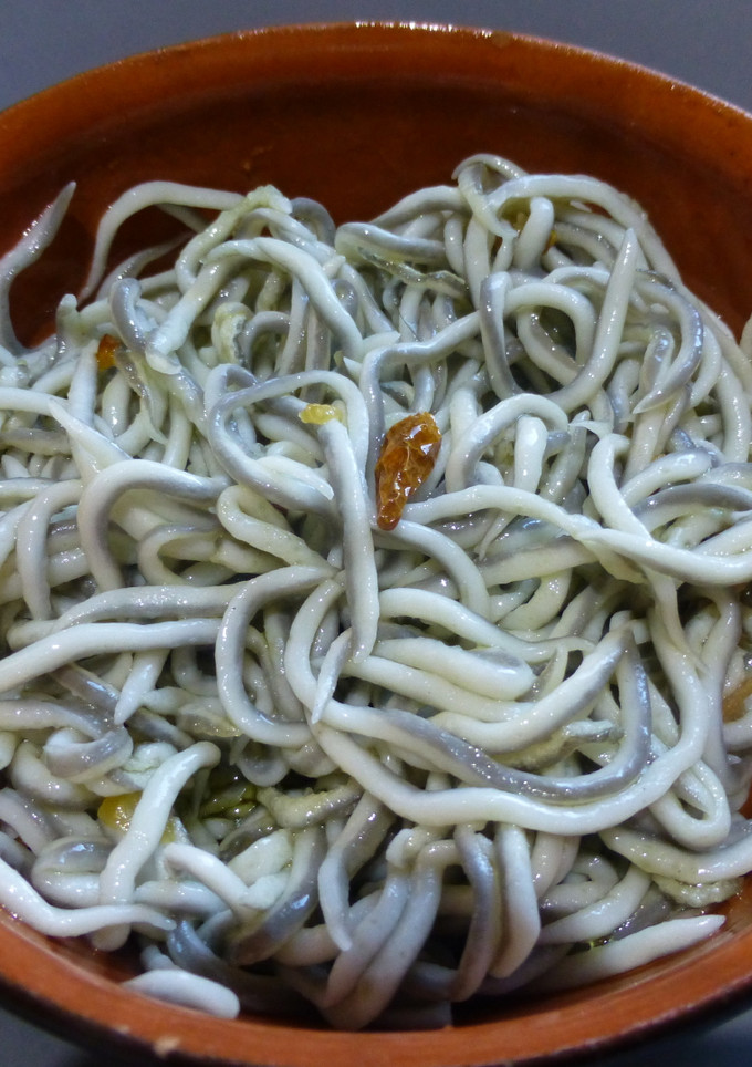 Una foto de Falsas angulas gulas