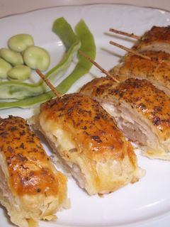 Una foto de Piruletas de hojaldre con york y queso