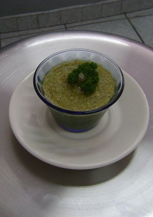 Una foto de Salsa de guaje con tomates