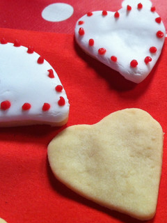 Una foto de Galletas de corazón con fondant