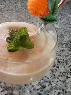 Una foto de Mus de plátano melocotón y mango