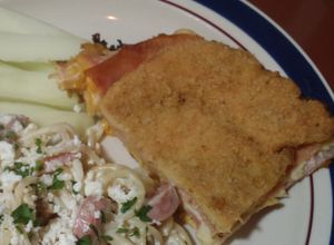 Una foto de Pechugas rellenas de jamón y queso rebozadas