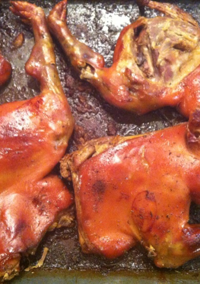 Una foto de Cochinillo de fin de año al horno