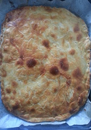 Una foto de Coca farcida amb tonyina