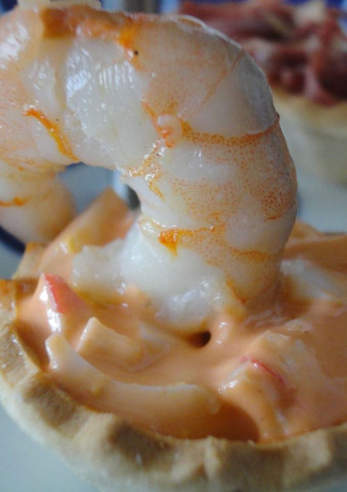 Una foto de Tartaletas de huevo y surimi