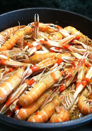 Una foto de Escamarlanes encebollados con guindilla