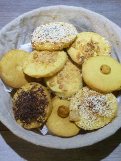 Una foto de Pastas de chocolate, almendras y avellanas