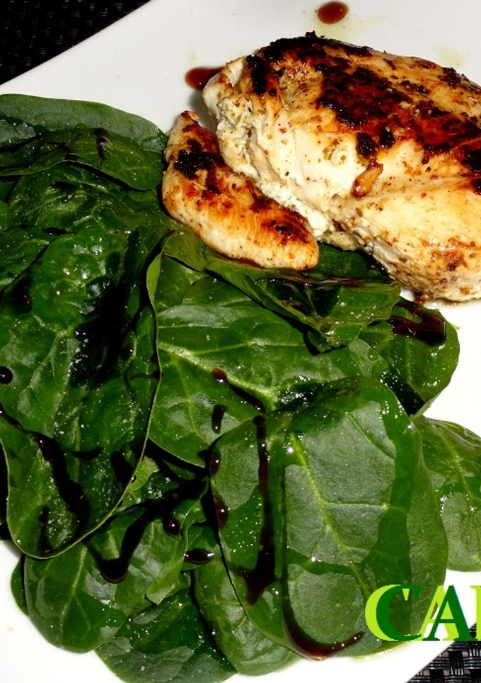 Una foto de Pollo relleno de queso de cabra al pesto