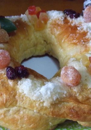 Una foto de Bolo-Rainha, roscón típico portugués