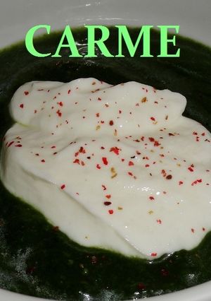 Una foto de Crema de espinacas y setas cultivadas