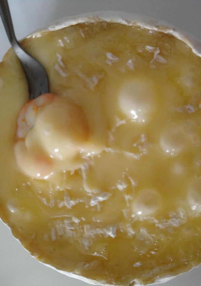 Una foto de Camembert con gambas