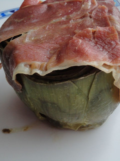 Una foto de Alcachofas estofadas con champiñones y bacón