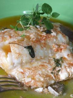 Una foto de Bacalao al horno con hierbas frescas y pimentón de La Vera