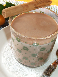 Una foto de Chocolate caliente al aroma de ron