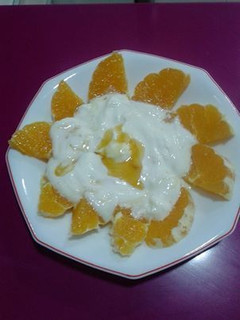Una foto de Ensalada de naranja con queso light