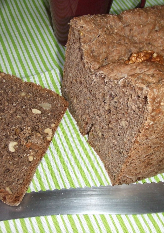 Una foto de Pan sencillo de nueces, pistachos y sésamo
