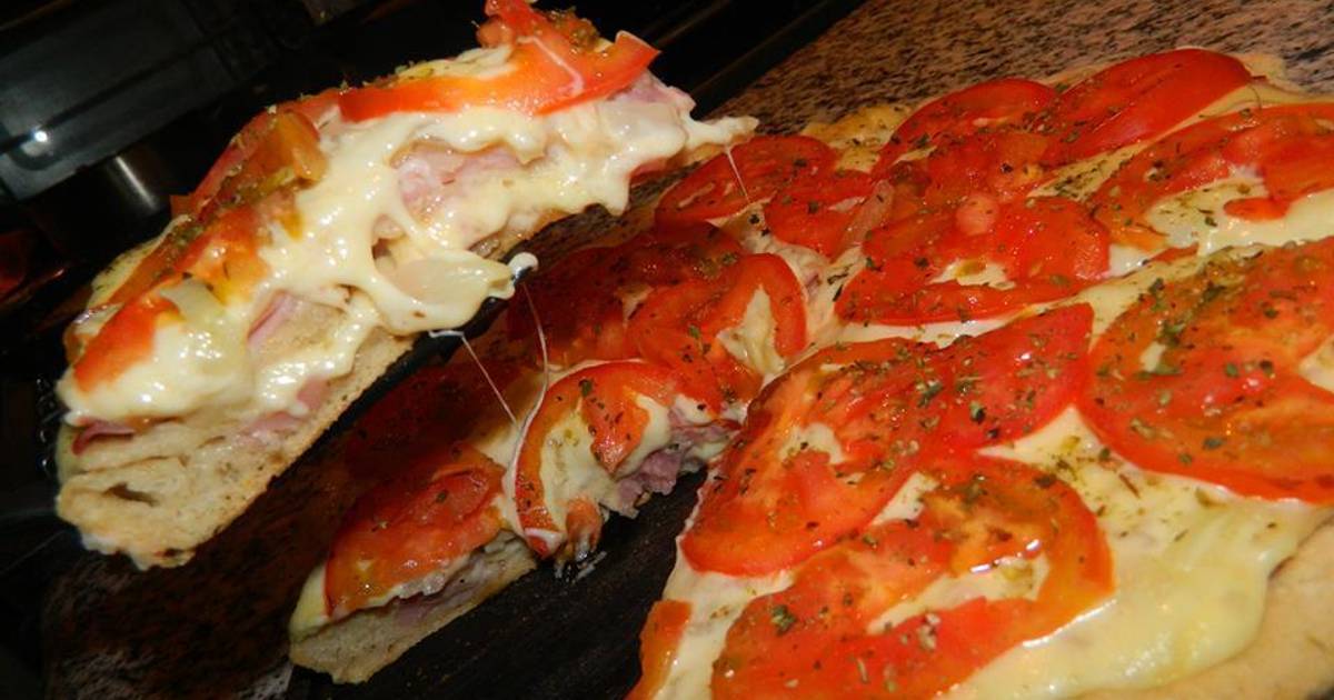 Pizza Napolitana rellena con jamón y mozzarella Receta de graciela martinez  @gramar09 en Instagram ☺?- Cookpad