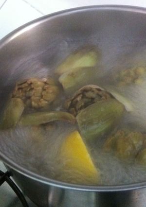 Una foto de Alcachofas con limón