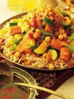 Una foto de Cuscus con hortalizas y garbanzos