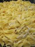 Fetuchinis con gulas y gambas