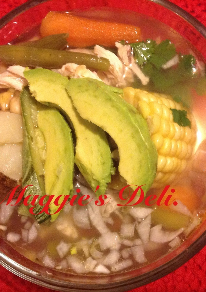 Una foto de Caldo tlalpeño de pollo
