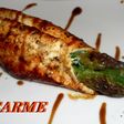 Rollo de pechuga de pollo con espárragos