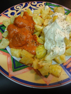 Una foto de Patatas bravas picantes