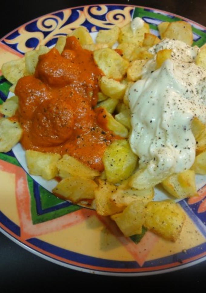 Una foto de Patatas bravas picantes