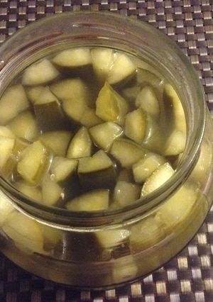 Una foto de Pepinillos caseros con especies