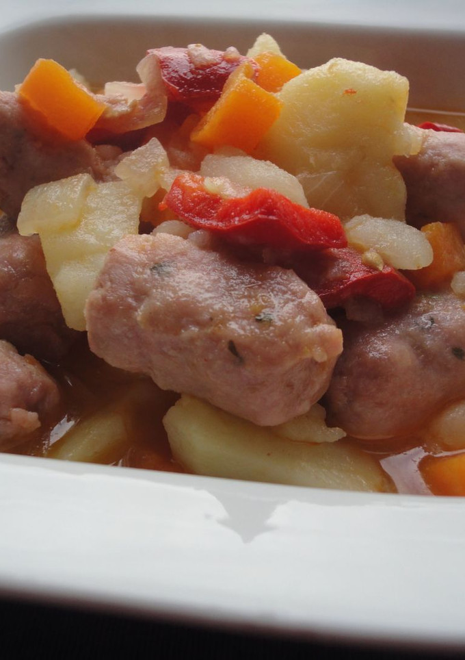 Una foto de Salchichas frescas guisadas