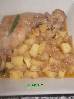 Una foto de Pollo con paté a las finas hierbas en salsa