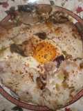 Filetes de dorada salvaje con setas y huevo