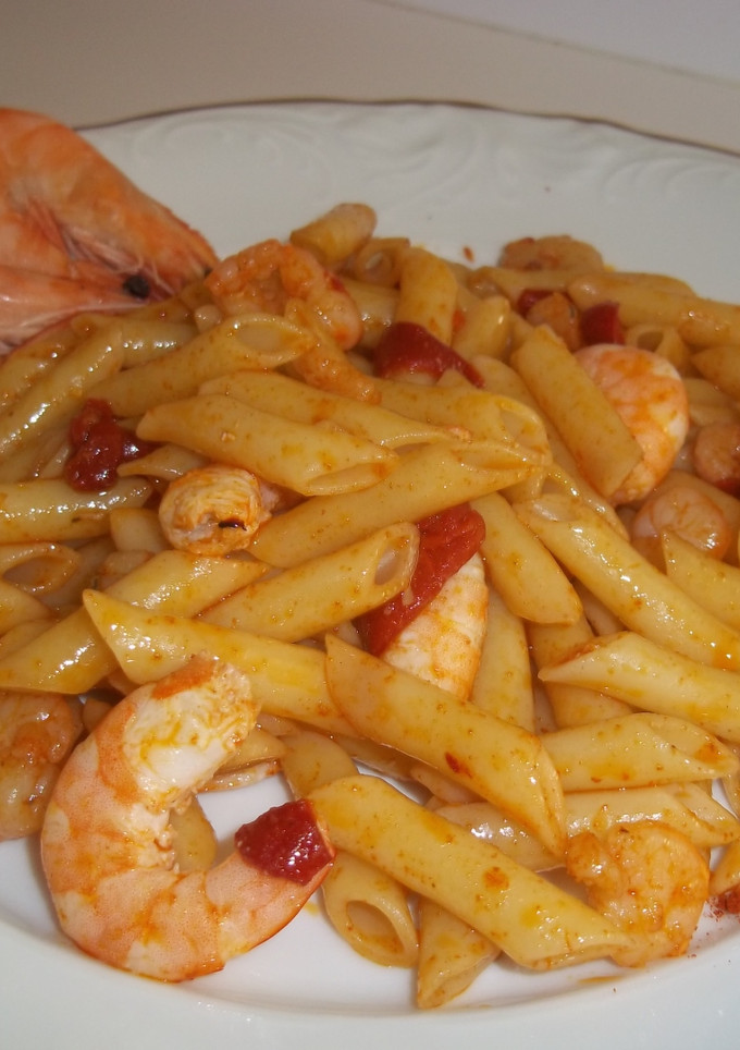 Una foto de Macarrones con gamba pelada y langostinos