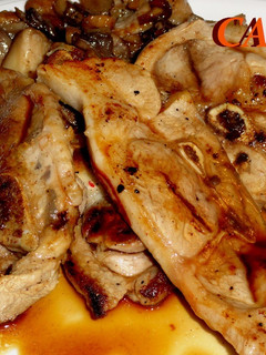Una foto de Chuletas de cordero con salsa agridulce